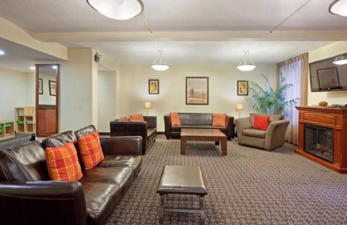 Quartier des Spectacles House | Just Minutes to Old Port! 3 Classy Units, Shopping & Dining, Full Kitchens