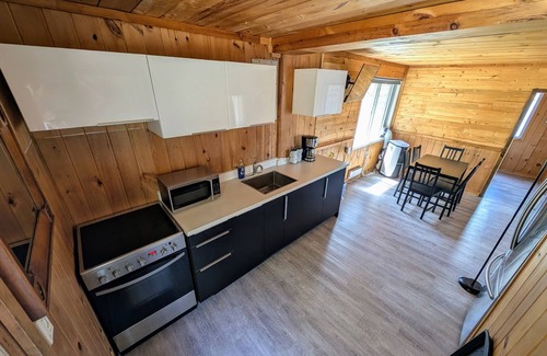 Algonquin Highlands Cottage | KAYAKS * CANOE * PADDLE BOARDS * WIFI * SATELLITE TV