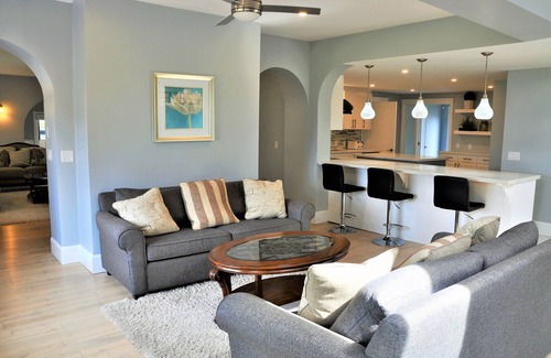 South Central House | Kelowna's Beach House