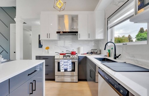 Edmonton House | Kelvin - Modern Renovated Home Near Downtown!