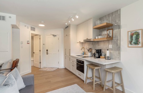 Whistler Cay Heights Apartment | KING Bed - Premium Hotel Style Suite - Centrally Located Steps from from Village