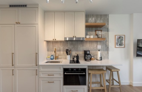 Whistler Cay Heights Apartment | KING Bed - Premium Hotel Style Suite - Centrally Located Steps from from Village