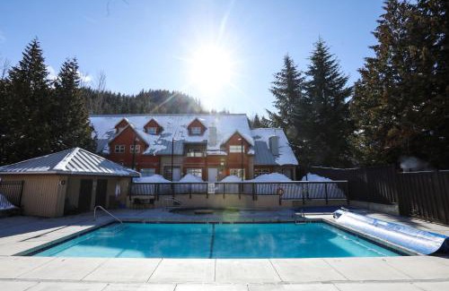 Whistler Creekside Apartment | Lake Placid Lodge by Whiski Jack