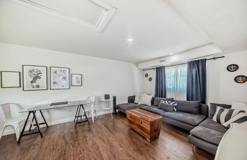 Forest Lawn House | Laneway Carriage House