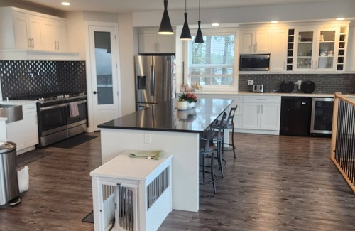 North Cowichan House | Large 5 bedroom home in DUNCAN overlooking the Valley, Lake and mountains.