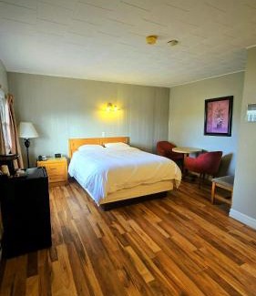 Cheticamp Hotel | Laurie's Inn