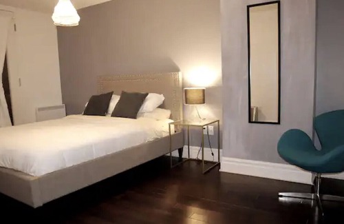Gay Village Apartment | Le Cozy Loft: 2 beds