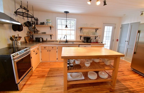 Val Morin Hostel | Le Partage Lodge