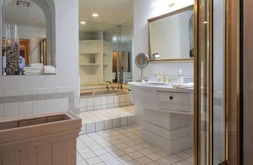 Stanstead Bed & Breakfast | Lee Farm Inn