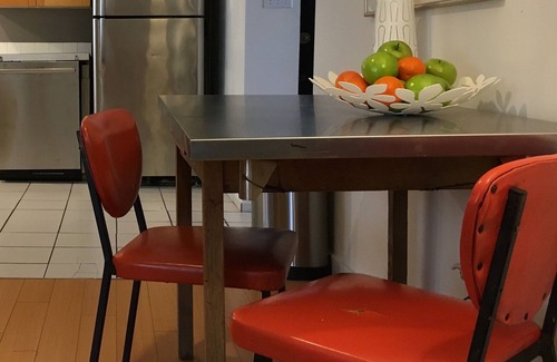 Marpole Apartment | Lovely character suite, in very convenient, lush, West Side Neighbourhood