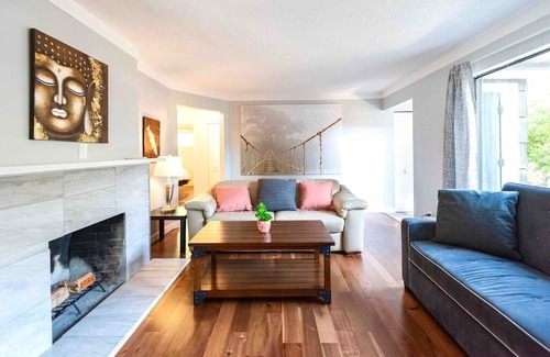 Saanich East House | LOVELY HOME 10 MINUTES TO DOWNTOWN !!!