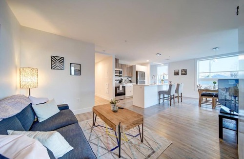 North End Apartment | Luxurious Brand New Modern Condo Parking Coffee Location!