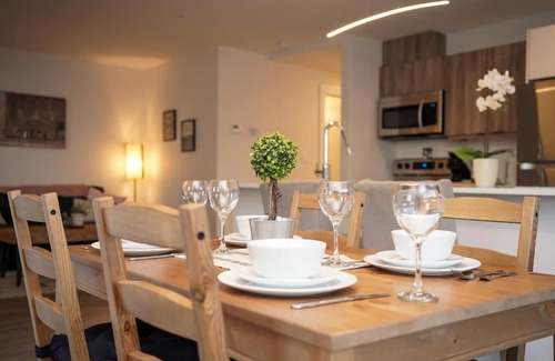 North End Apartment | Luxurious Brand New Modern Condo Parking Coffee Location!