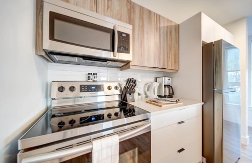 North End Apartment | Luxurious Brand New Modern Condo Parking Coffee Location!