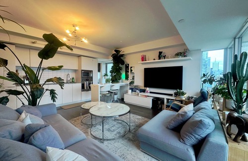Bay Cloverhill Condo | Luxury 2 Bed 2 Bath In The Heart of Toronto