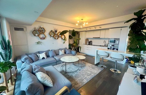 Bay Cloverhill Condo | Luxury 2 Bed 2 Bath In The Heart of Toronto