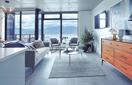 Crosstown Apartment | Luxury 2 Bed2 Bath condo in Vancouver's Prime Location Perfect for site seeing