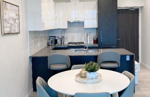 Burnaby Apartment | Luxury 2 bedroom condo