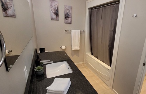Halifax Apartment | Luxury 2 Bedroom Suite w/ Best View Of The City!