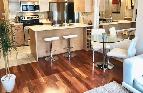 Downtown Vancouver Apartment | Luxury Beautiful Suite in the Heart of Downtown