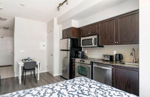 Fort York Apartment | Luxury CN Tower Suites - Save on Monthly Stays