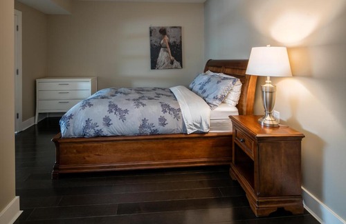 Downtown Apartment | Luxury One Bedroom Apartment in Kings Wharf