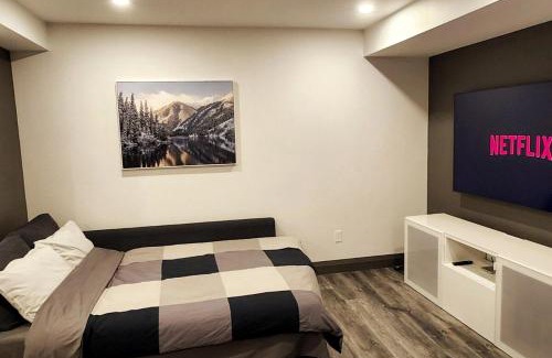 Victoria Village Apartment | Luxury Private Suite with own entrance, private bath