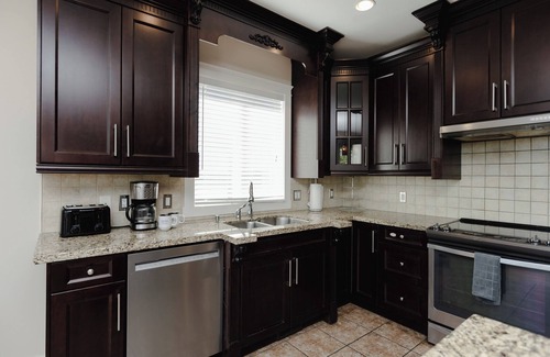 Regional District of Nanaimo House | Luxury Rainbow House, Private with Pool Table, and Oceanview