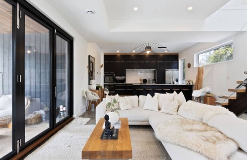 Collingwood House | Madeline by the Bay: Serene Sanctuary Retreat