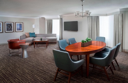 Bay Street Corridor Hotel | Marriott Downtown at CF Toronto Eaton Centre