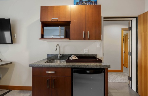 Sun Peaks Cabin | Modern 3 bedroom apartment in village centre