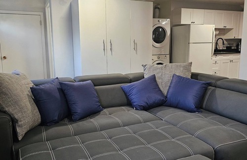 Whitehorse House | Modern comfort: Stylish suite in a prime location. Close to schools and hospital