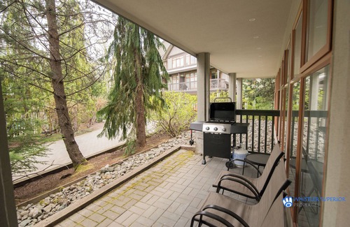 Village North Condo | Modern, Deluxe Stoney Creek Northstar Condo. Pool & Hot Tub, Gas Fireplace