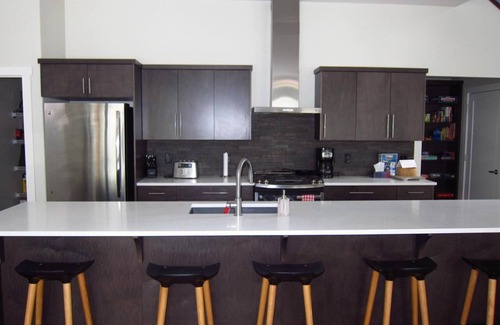 East Kootenay House | Modern luxury chalet with incredible Ski in/Ski out access