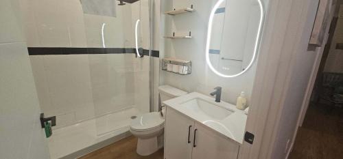 Downtown Halifax Apartment | Modern Sophistication at Harbor's Edge, AC, Unit 413