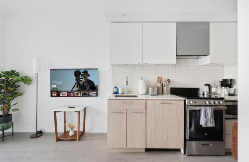 Garden District Apartment | Modern Studio-Style Condo in Downtown Toronto