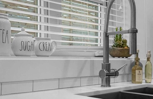 Kitsilano Apartment | Modern Two Bedroom Suite in Stylish Kitsilano
