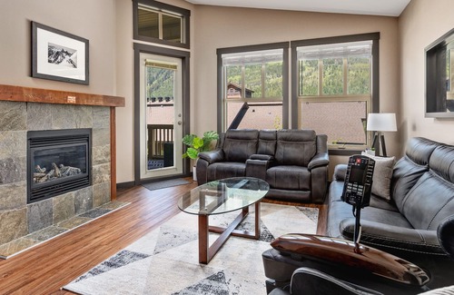 East Kootenay Condo | MVP Rentals. Top Floor Penthouse! Prime Location!