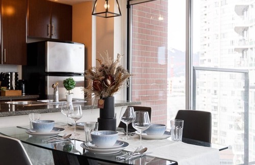 Crosstown Condo | My Lovely Crib-highfloor w/priv Balcony and FreePKG
