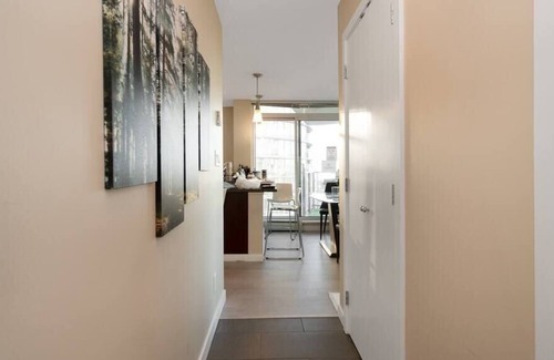 Crosstown Condo | My Lovely Crib-highfloor w/priv Balcony and FreePKG