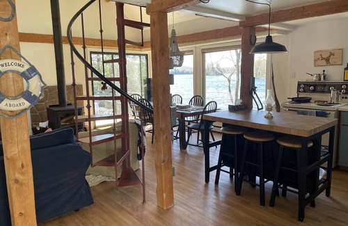 Kearney Cottage | Nature Lover’s Rustic Cabin, Kearney