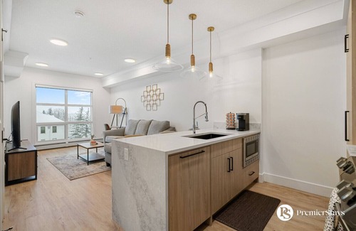 Currie Barracks Apartment | Near MRU & Downtown » Free Parking » Sleeps 4