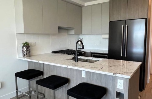Hastings Condo | 📍 NEW Modern 1B|Comfort+Style| Centrally Located📍