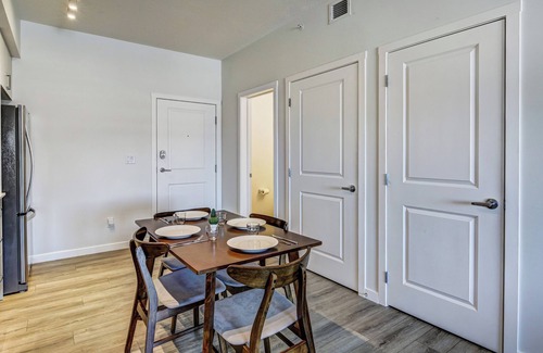 Sage Hill Condo | NEW Modern Condo | 20 Min DT | 1 hour Canmore | Sleeps 5