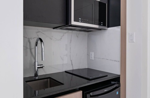 Gay Village Apartment | Newly fully-equipped studio in The Village!