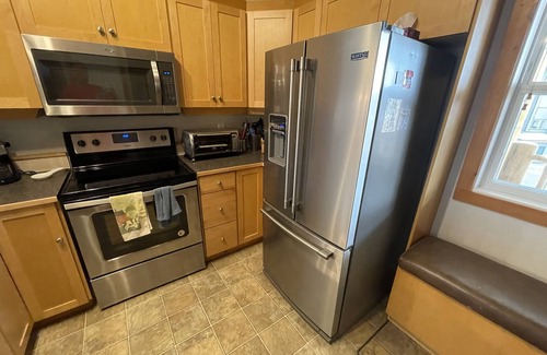 East Kootenay Condo | Newly redecorated condo right on the ski hill with private hot tub.