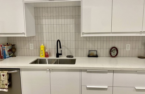 Parkdale House | Newly renovated 2Br unit, steps from Ossington in a vibrant neighborhood!