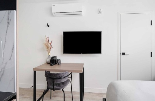Gay Village Apartment | Newly renovated studio in Le Village