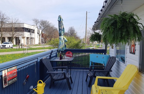 Niagara Falls House | Niagara Falls entire bungalow is minutes away from all the adventure and fun