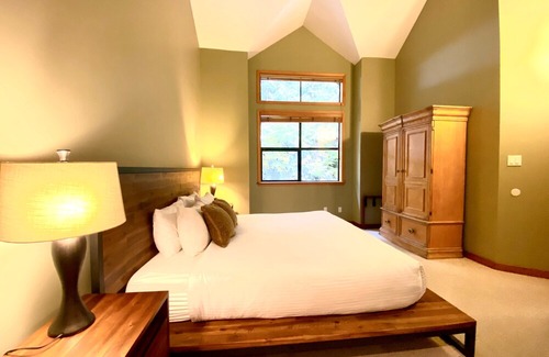 Whistler Village House | Northern Lights #34 - New VRBO Listing, Ski In Ski Out, Hot Tub (STRINGENT CLEANING PRACTICES)